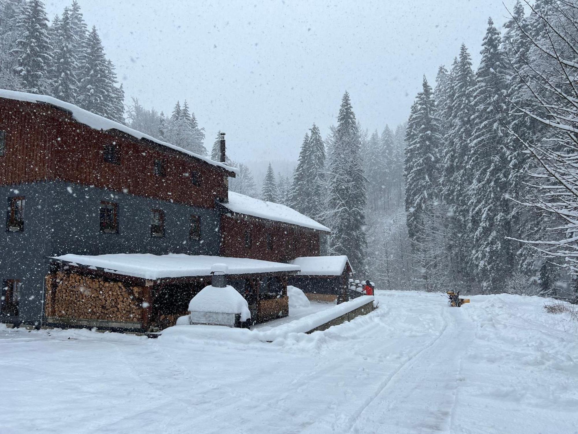 Kamenny Mlyn Hotel Strazne Bagian luar foto